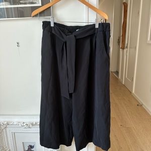 LuluLemon black wide leg pants 12
